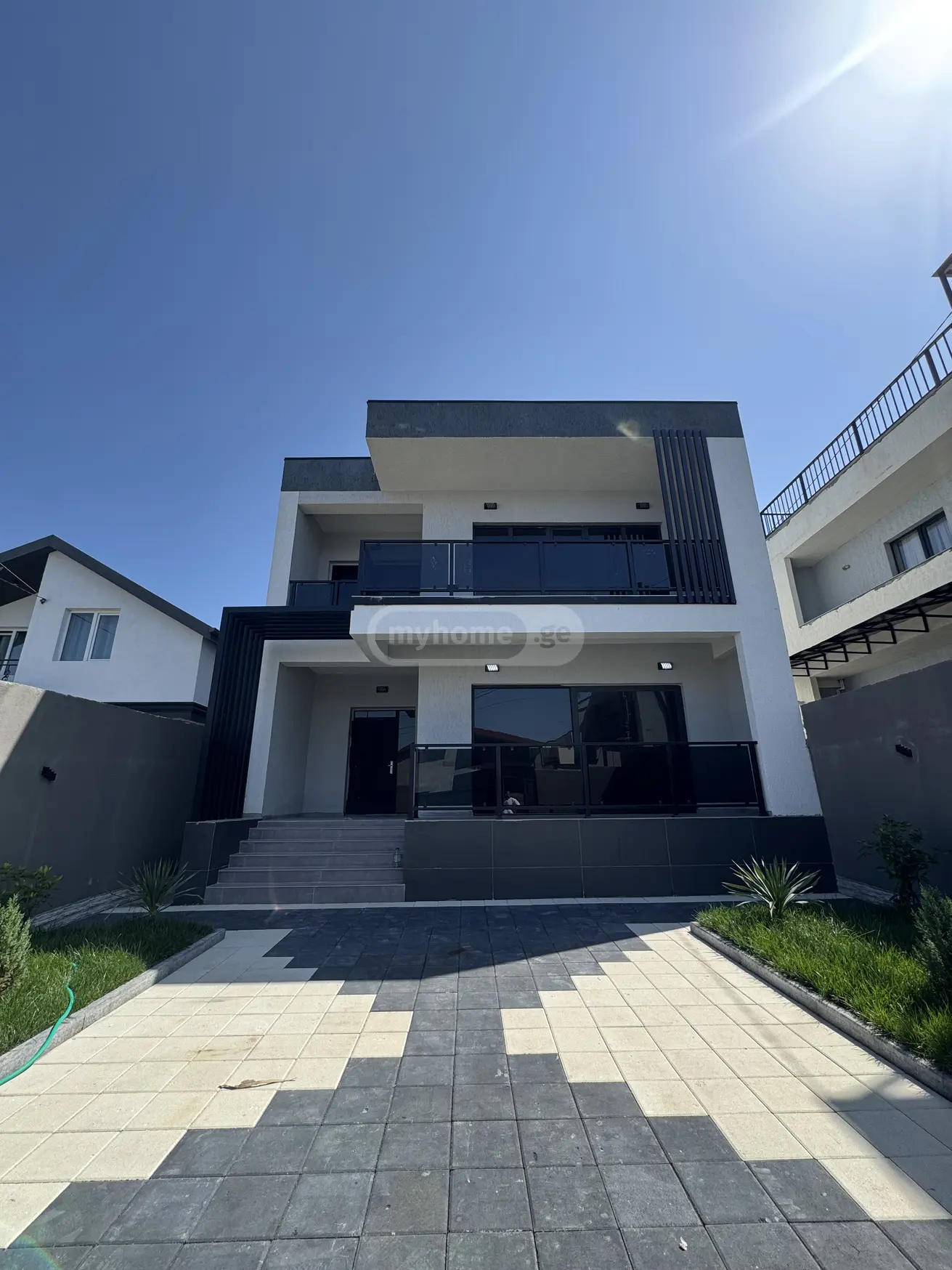 9 Room Private House For Sale view 1
