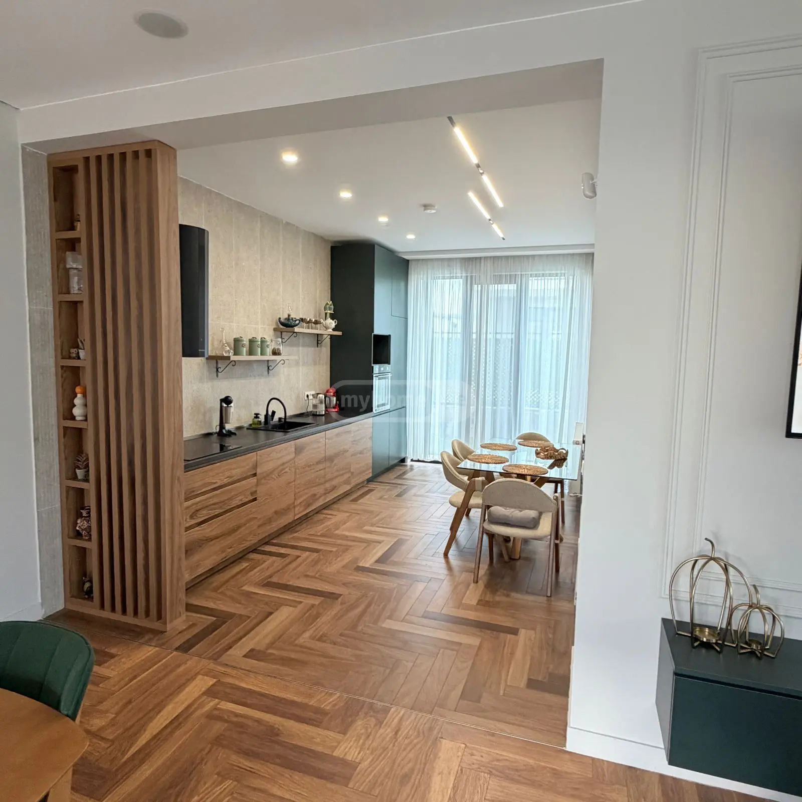 7 Room Private House For Sale view 15