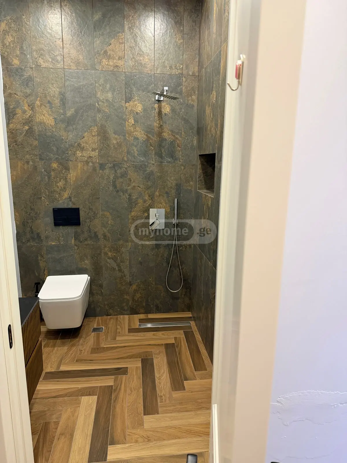 7 Room Private House For Sale view 8