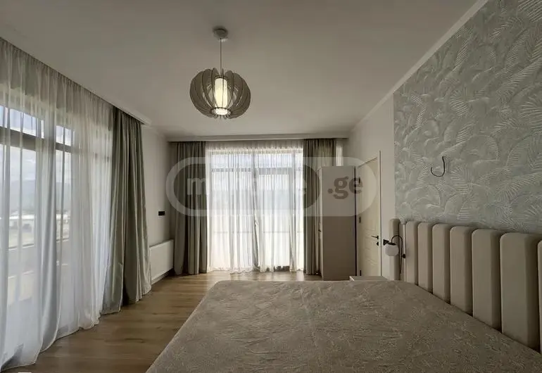 6 Room Private House For Sale view 2