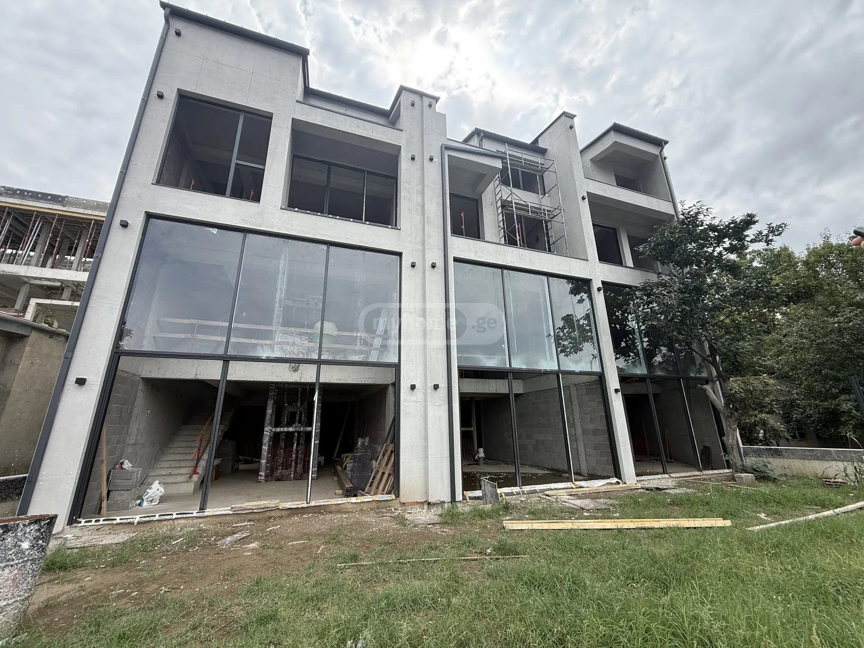 6 Room Private House For Sale view 3