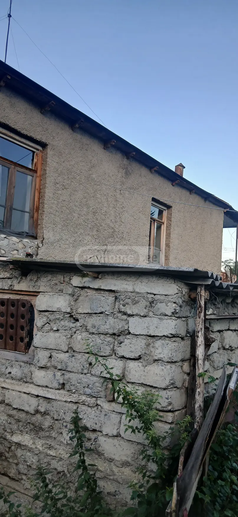 7 Room Private House For Sale view 3