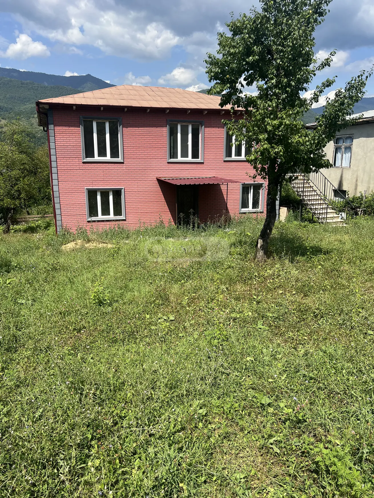 8 Room Private House For Sale view 1
