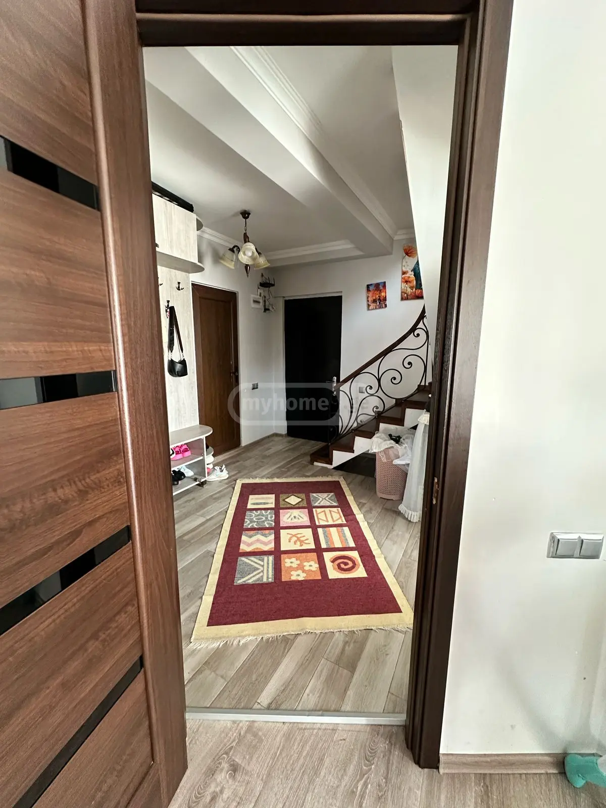 5 Room Apartment For Sale view 2