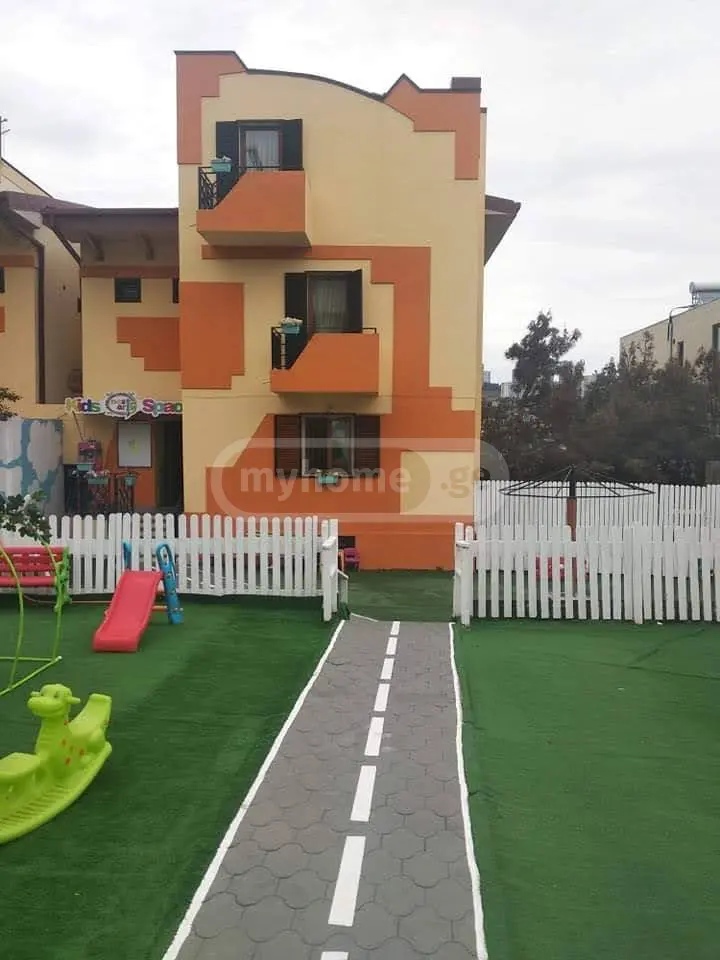 10+ Room Private House For Sale In Saburtalo view 1