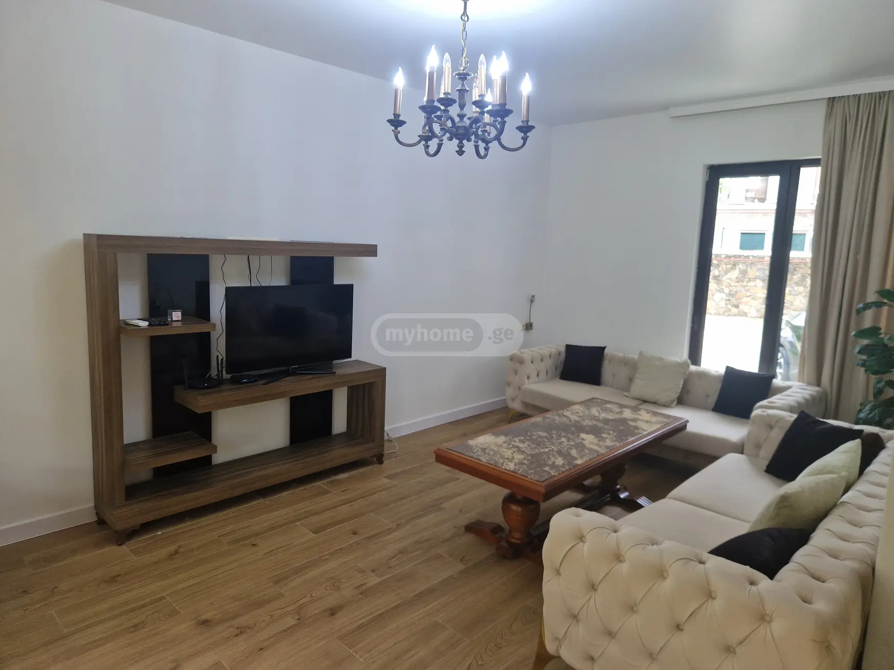6 Room Hotel Daily Rent In Batumi view 3