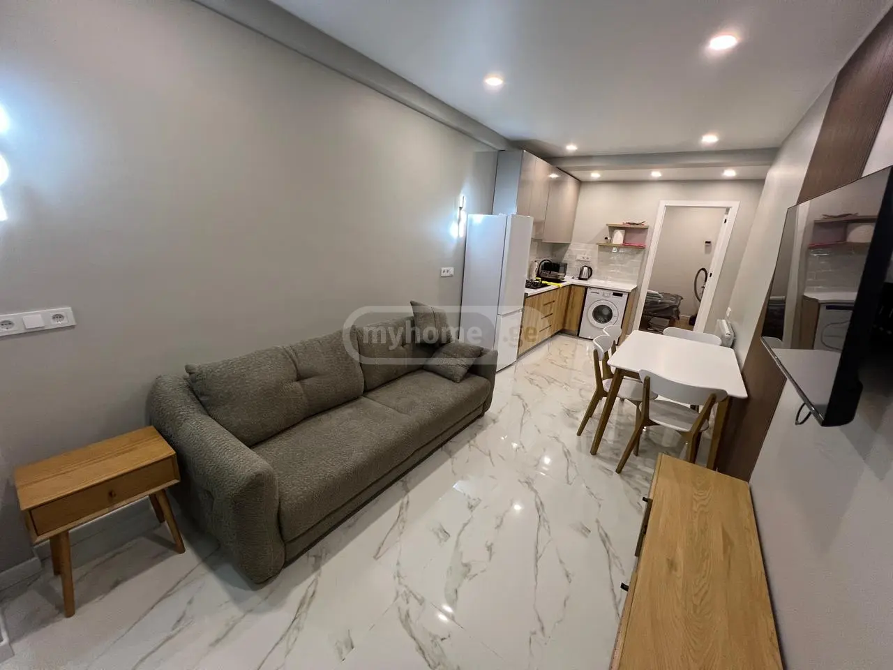 2 Room Apartment Daily Rent In Batumi view 16