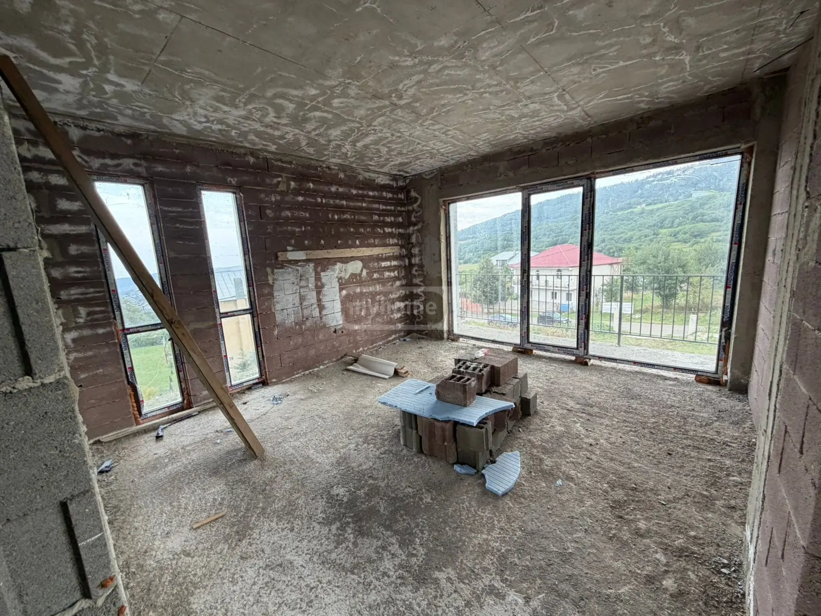 7 Room Private House For Sale view 3