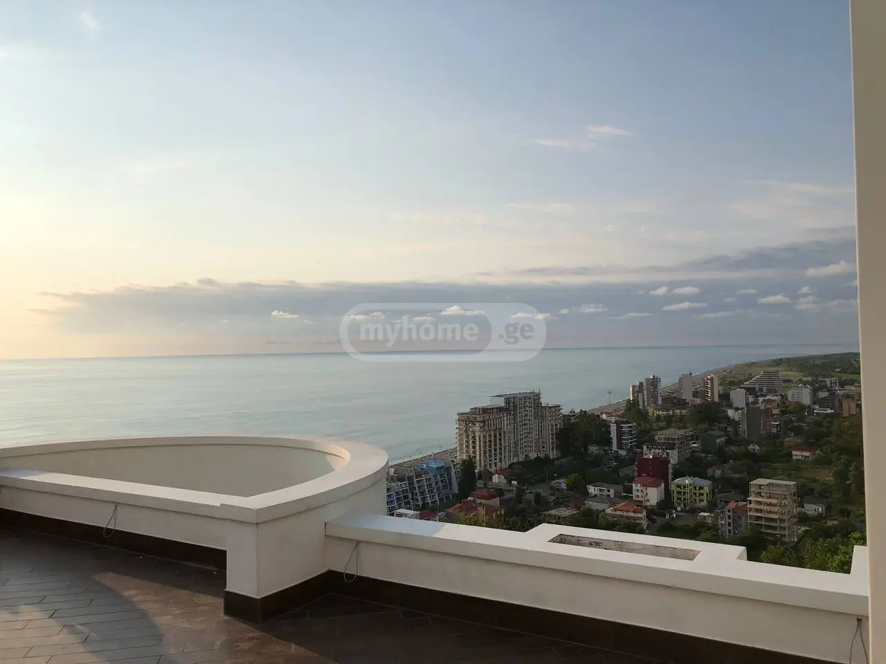 8 Room Private House For Sale view 3