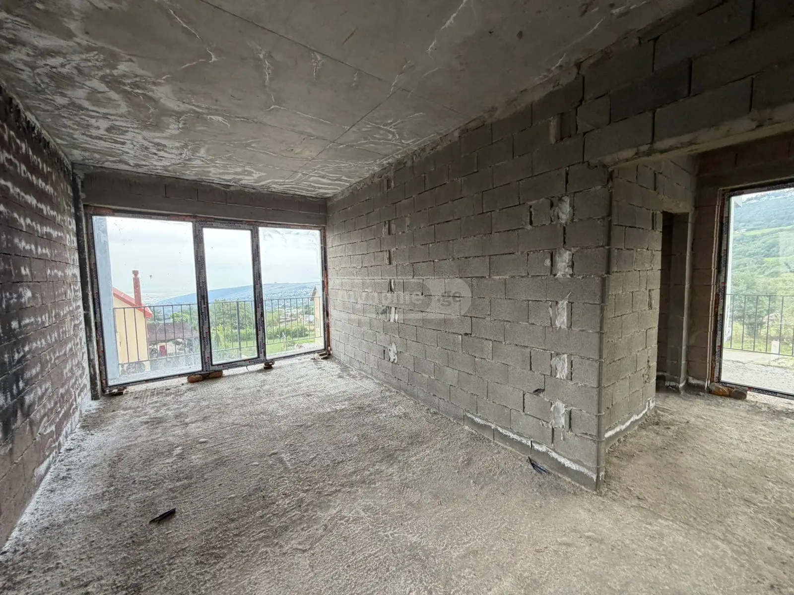 7 Room Private House For Sale view 2