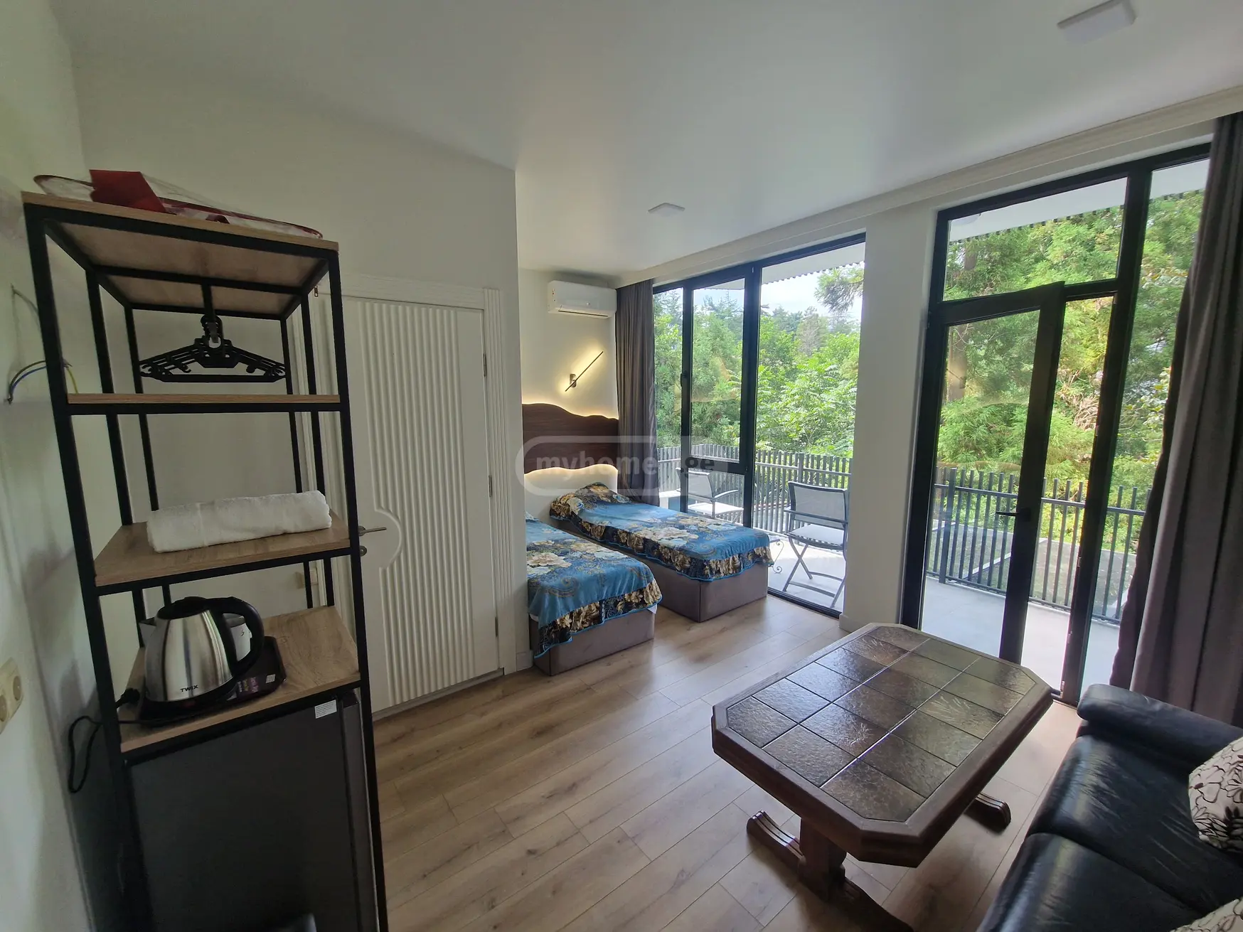 6 Room Hotel Daily Rent In Batumi view 5