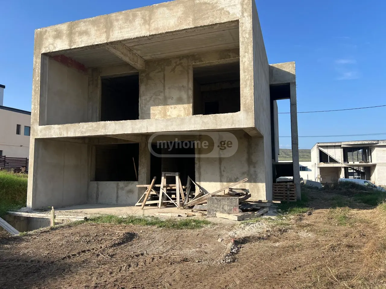 6 Room Private House For Sale view 4