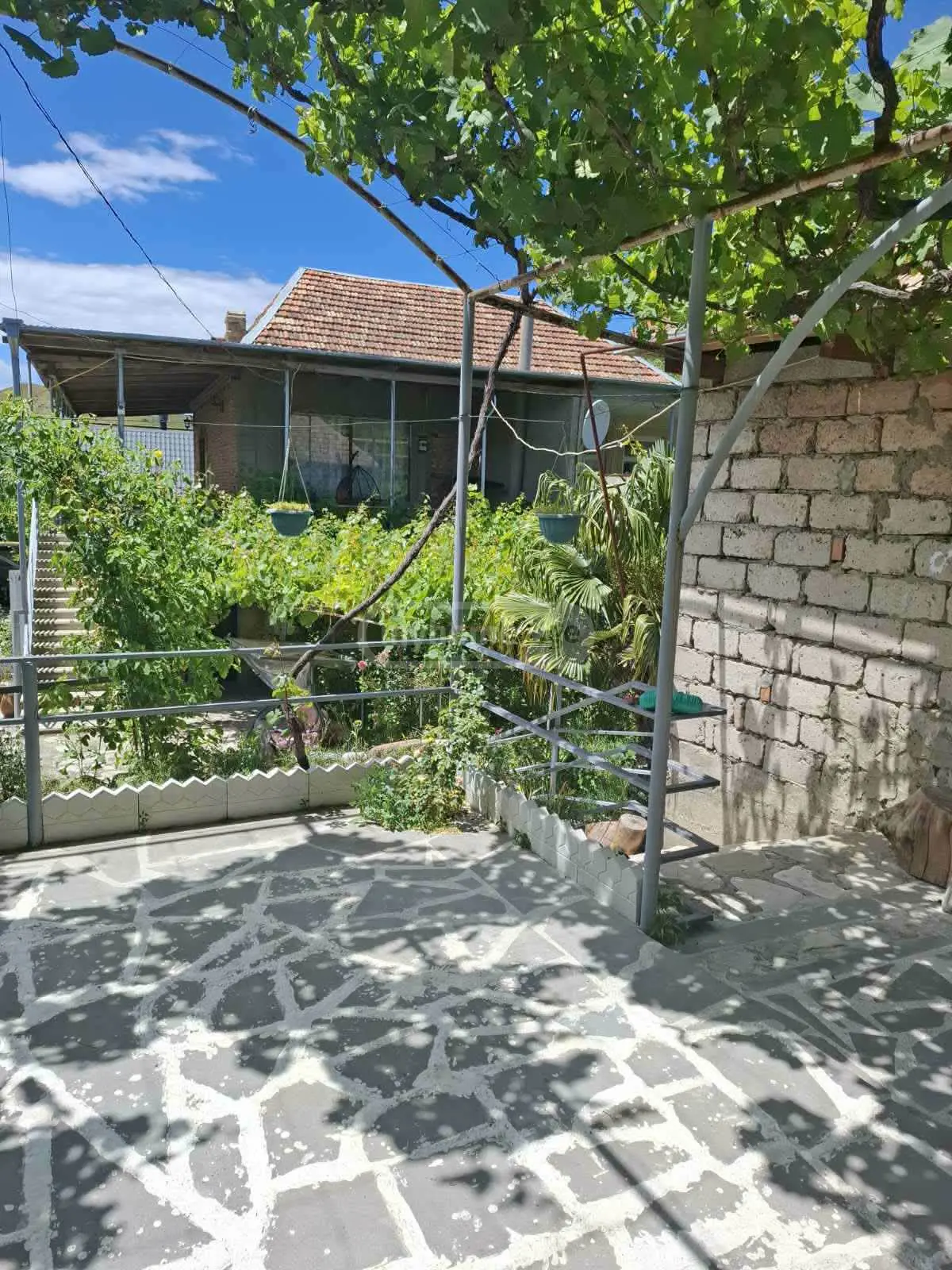6 Room Private House For Sale view 2