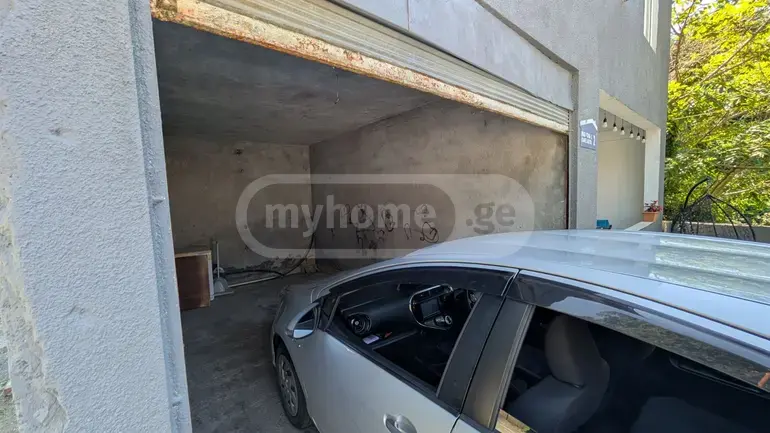 6 Room Private House For Sale view 12