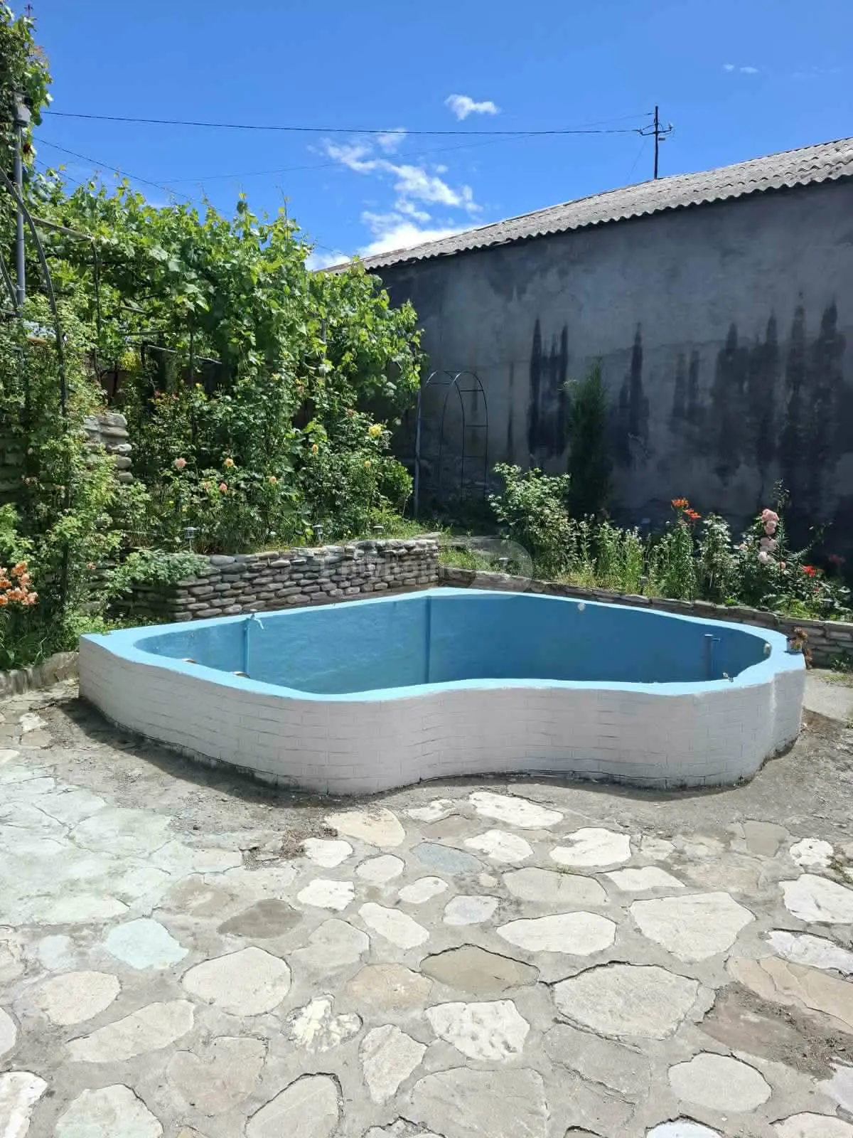 6 Room Private House For Sale view 1