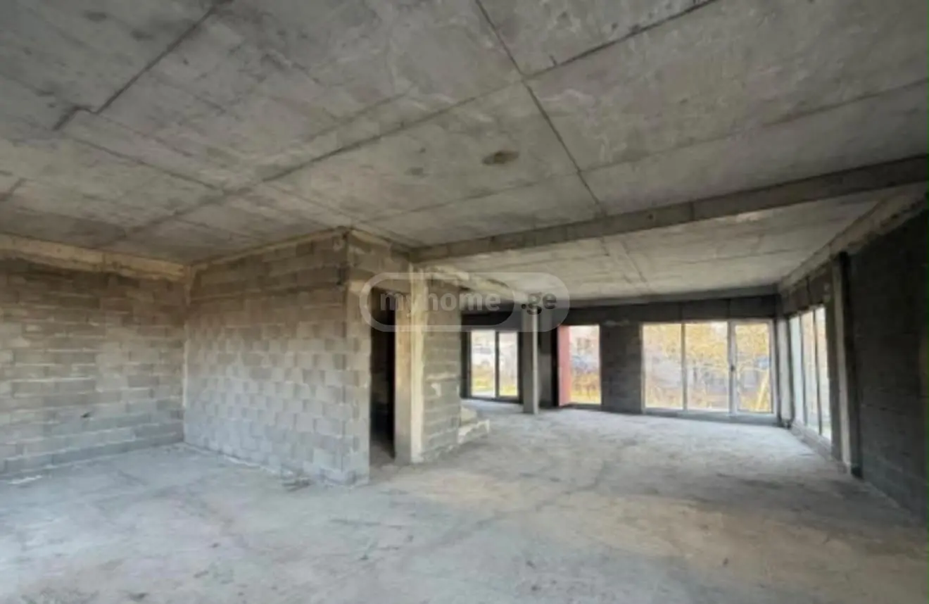 7 Room Country House For Sale view 3