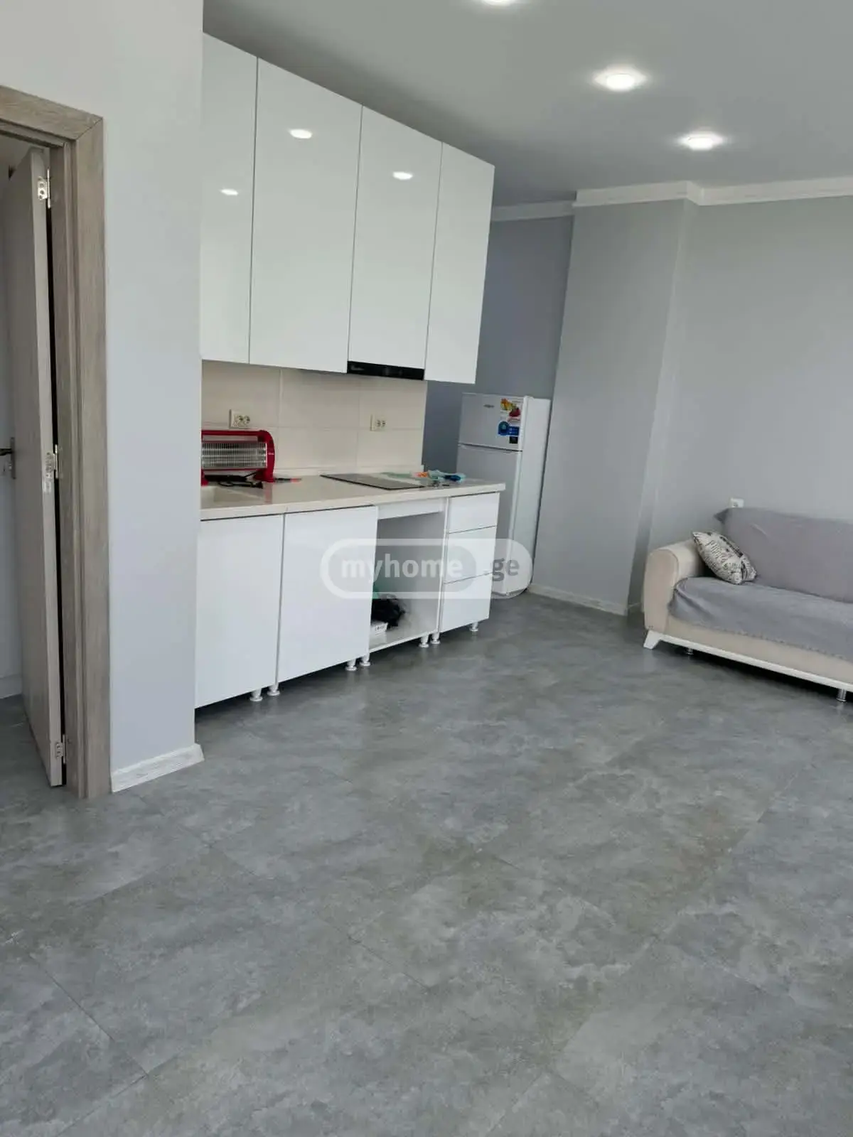 2 Room Apartment For Rent In Batumi view 2