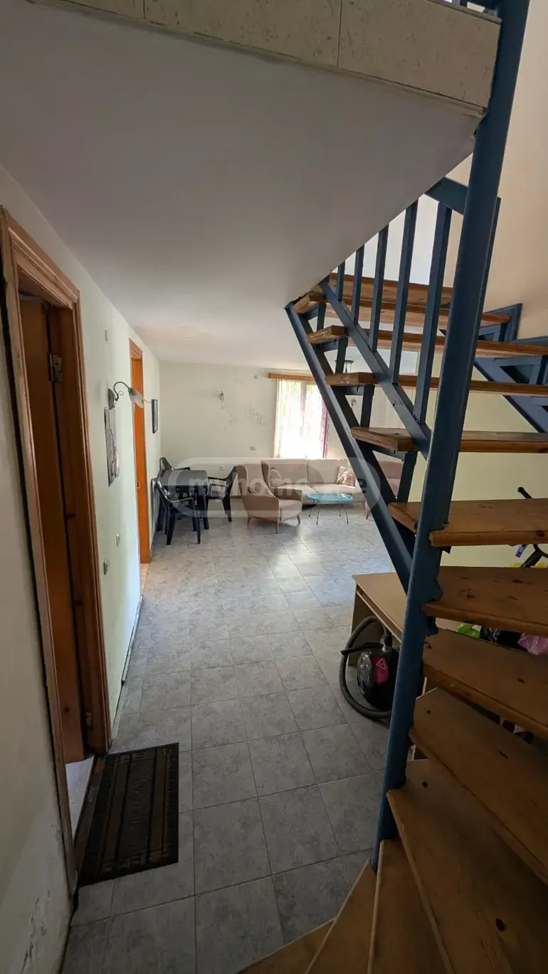 6 Room Private House For Sale view 4