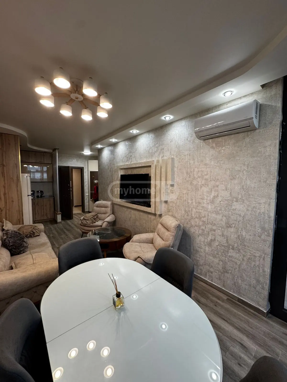 2 Room Apartment For Rent Khimshiashvilis Ubani, In Batumi view 2