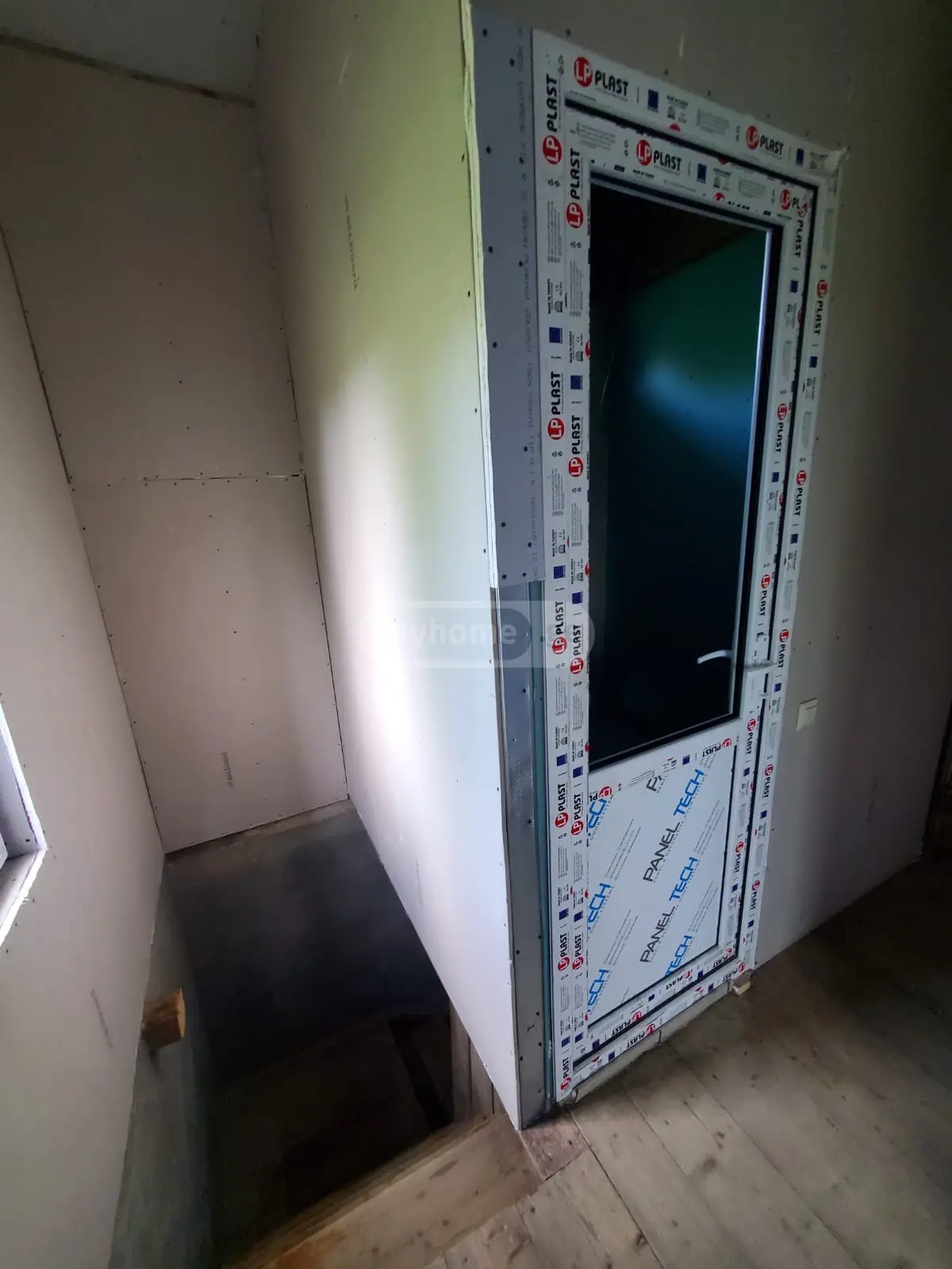 9 Room Private House For Sale view 14