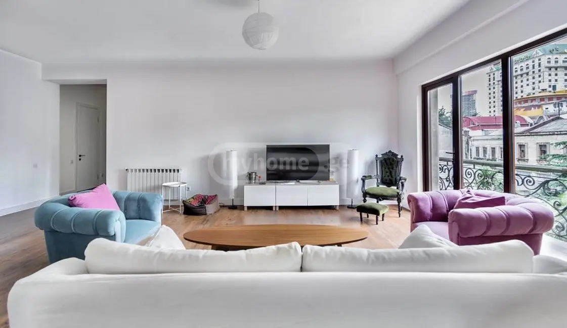 4 Room Apartment For Rent In Old Batumi District, In Batumi view 3