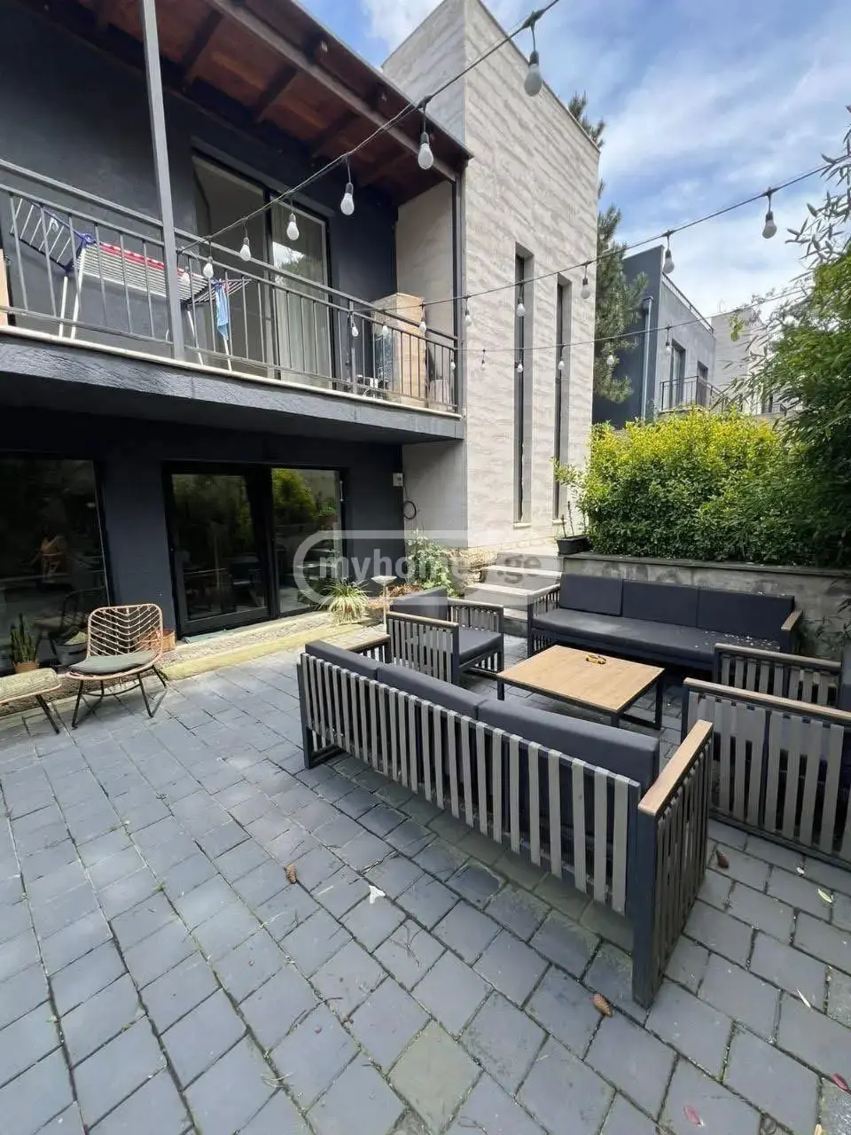 8 Room Private House For Sale view 16