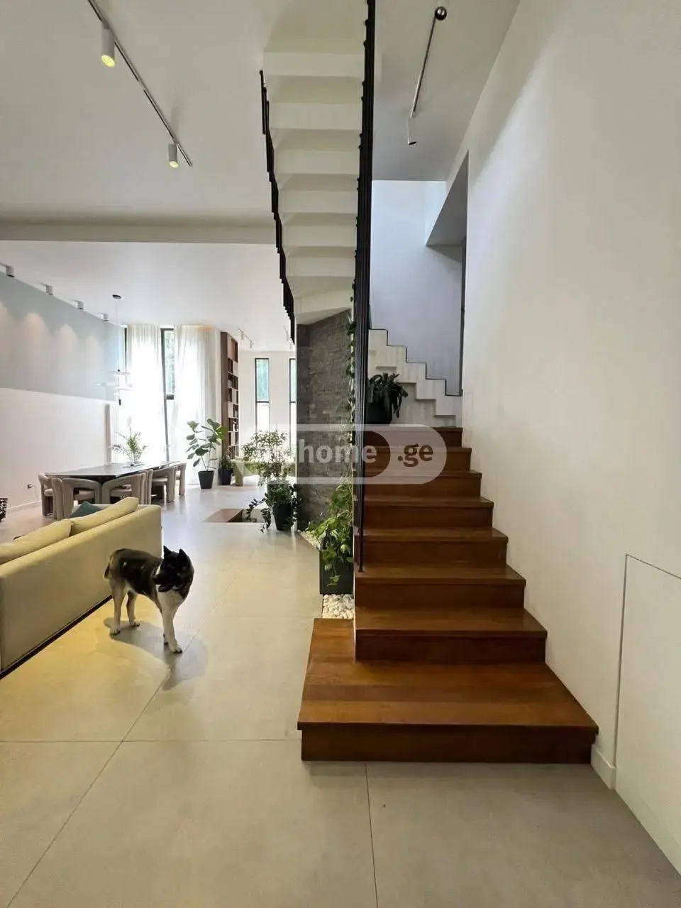 8 Room Private House For Sale view 9