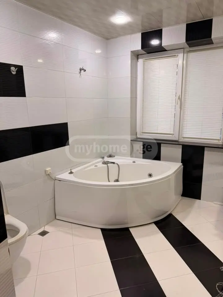 4 Room Apartment For Rent Khimshiashvilis Ubani, In Batumi view 12