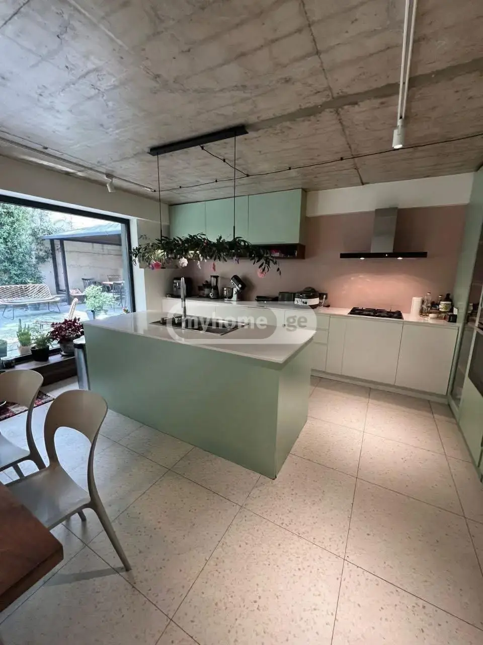 8 Room Private House For Sale view 13