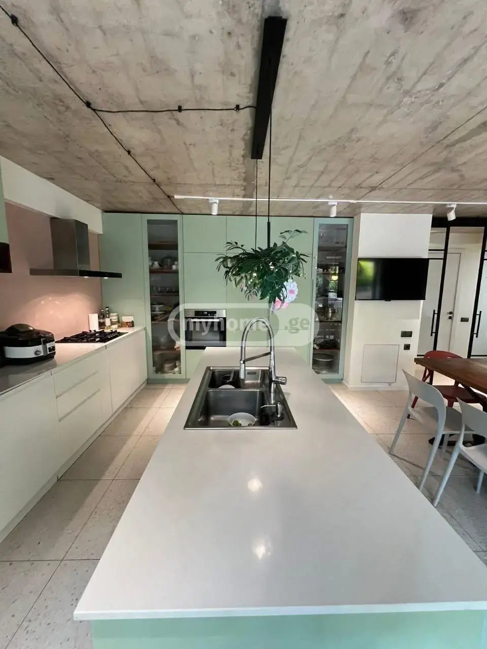 8 Room Private House For Sale view 4