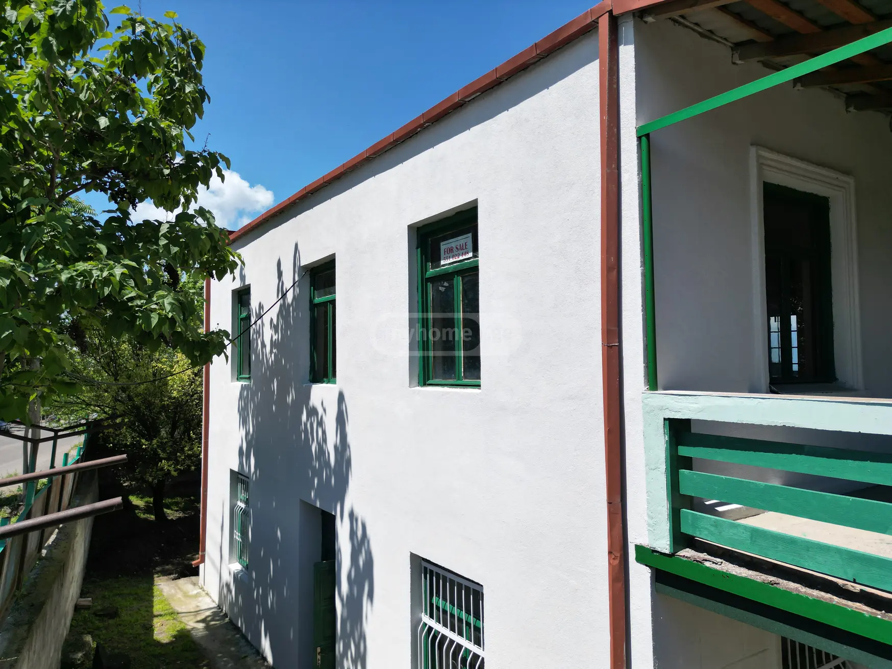 8 Room Private House For Sale view 3