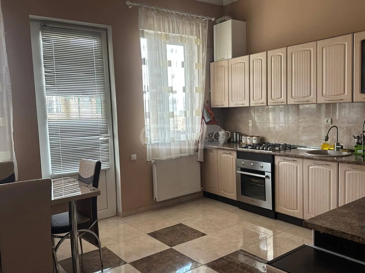 7 Room Private House For Sale view 5