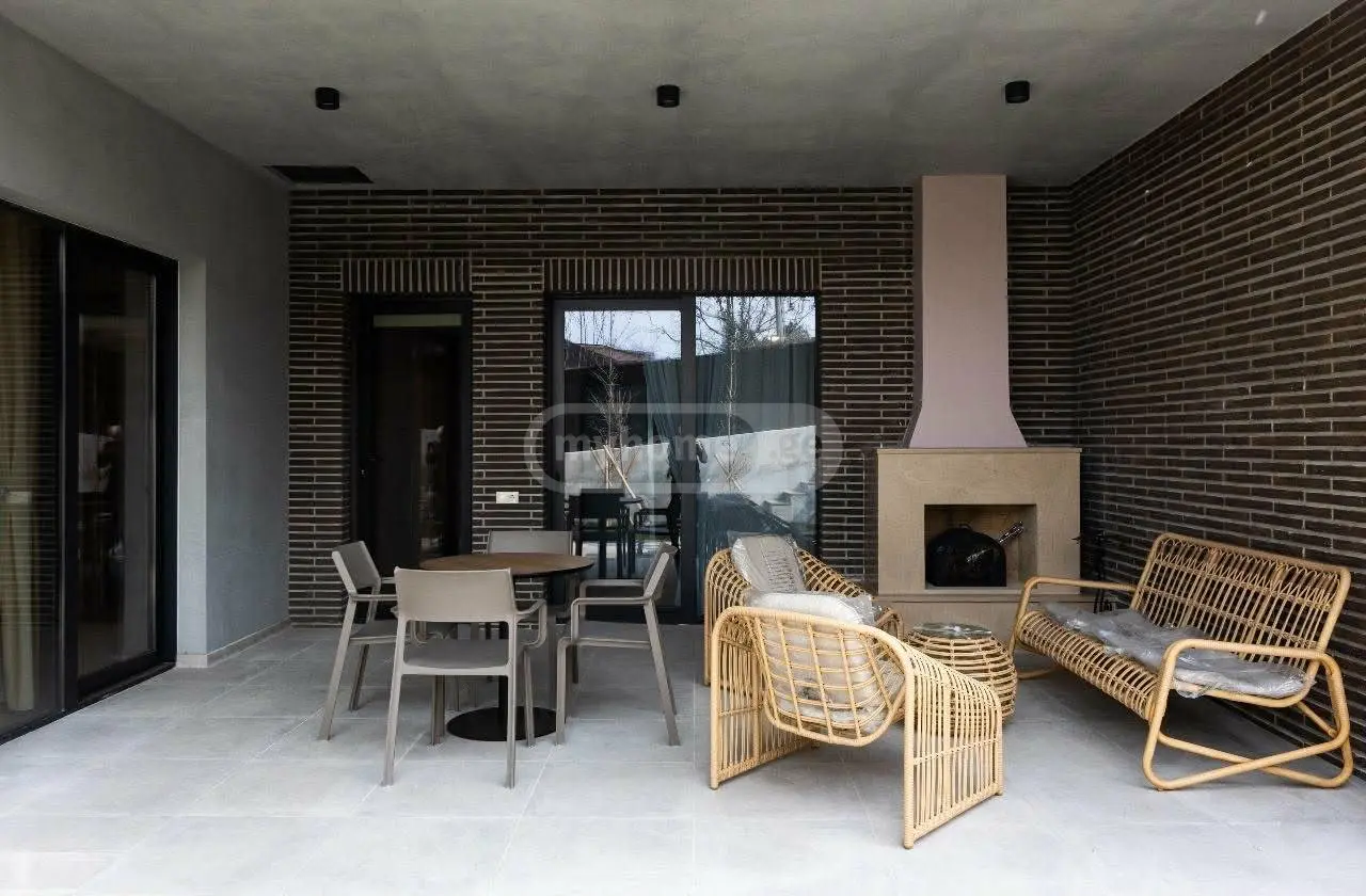 5 Room Private House For Sale view 8