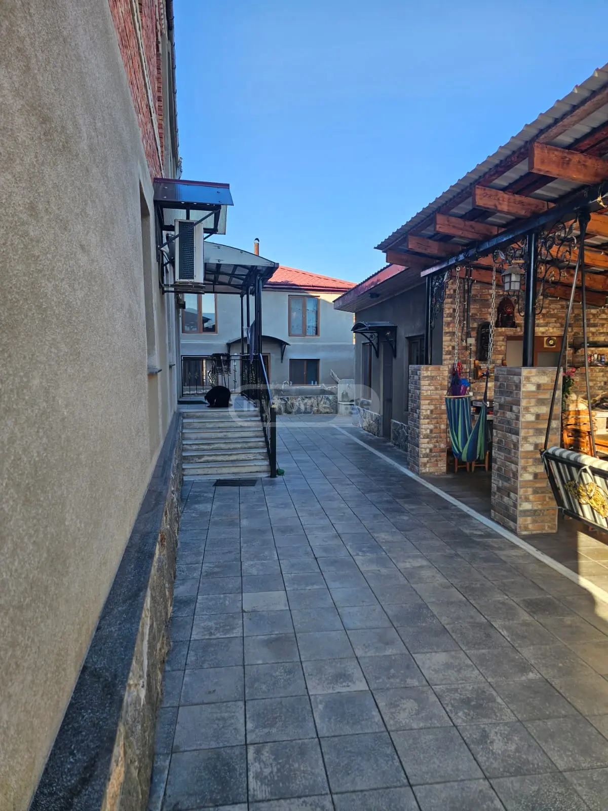 8 Room Private House For Sale view 5