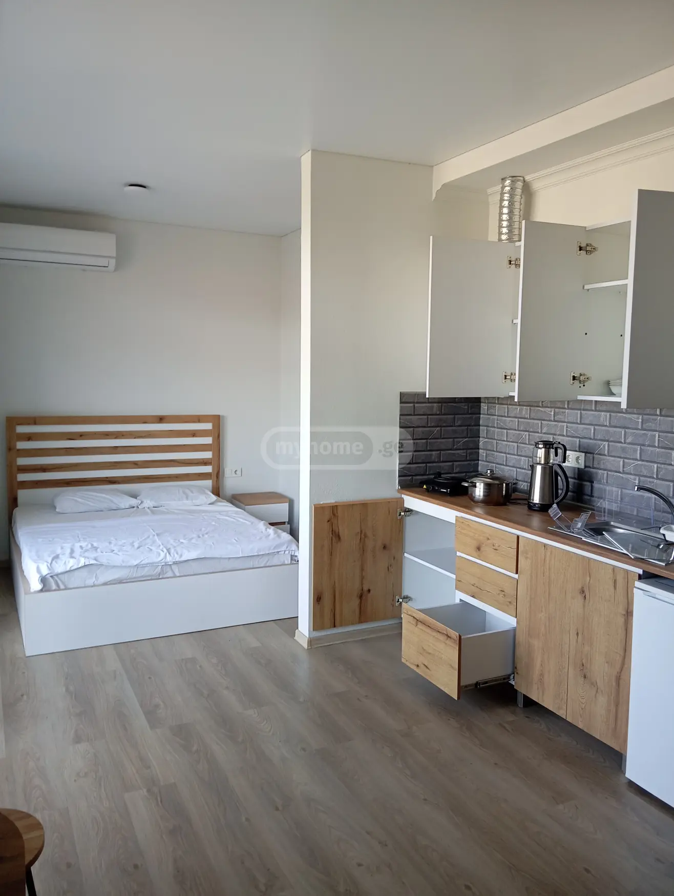 9 Room Apartment Daily Rent In Makhinjauri, In Batumi view 6