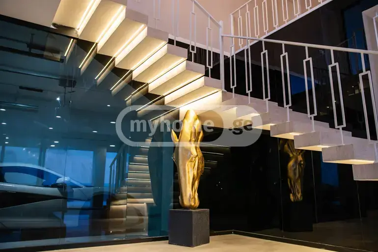 7 Room Private House For Rent In Tsavkisi view 2