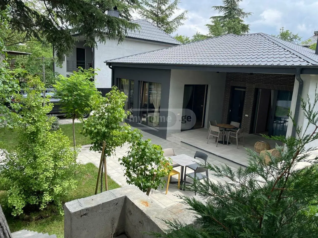 5 Room Private House For Sale view 1
