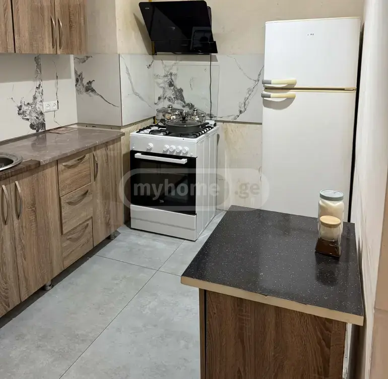 4 Room Apartment For Rent In Kakhabri District, In Batumi view 2