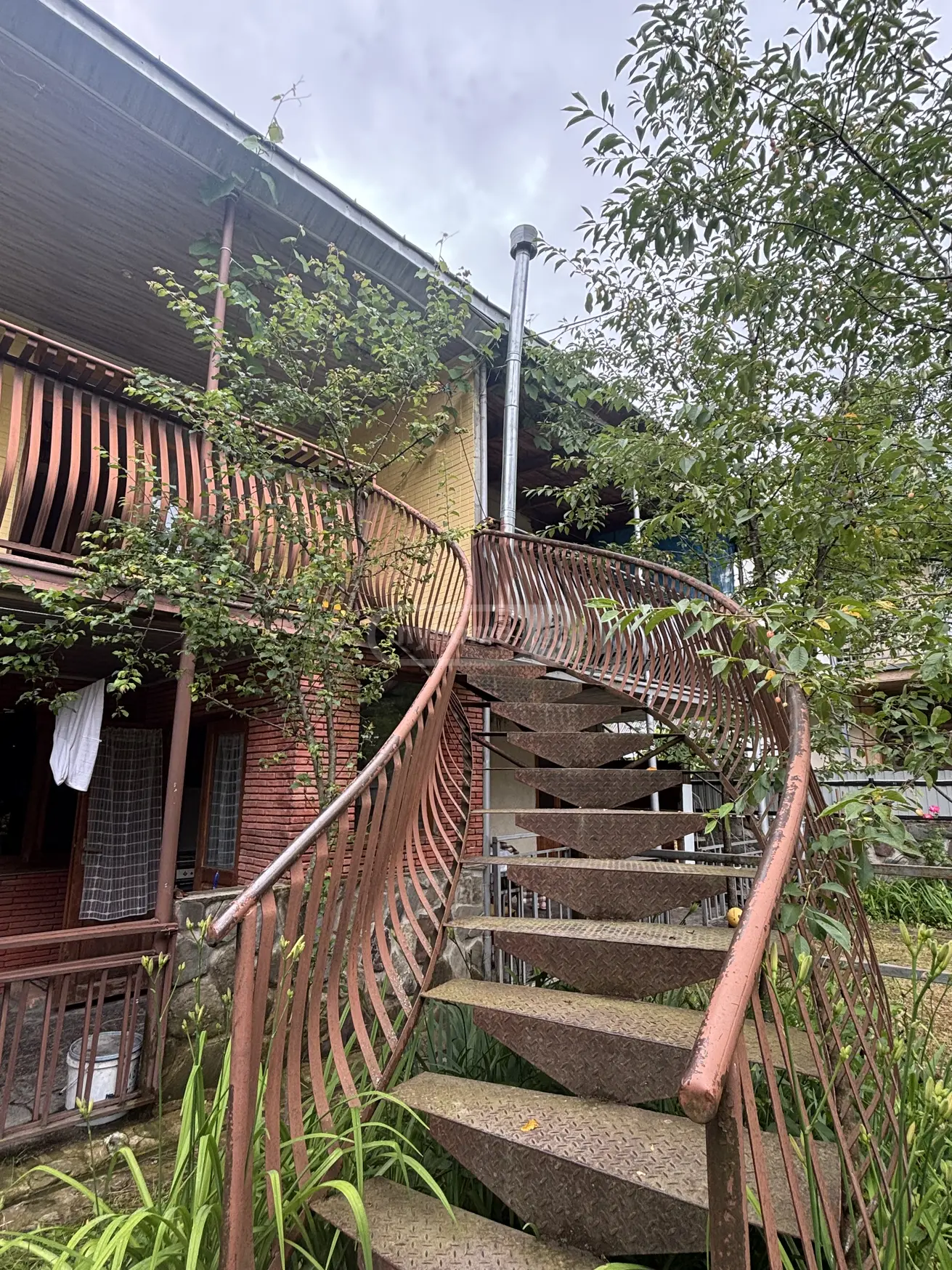 9 Room Private House For Sale view 2