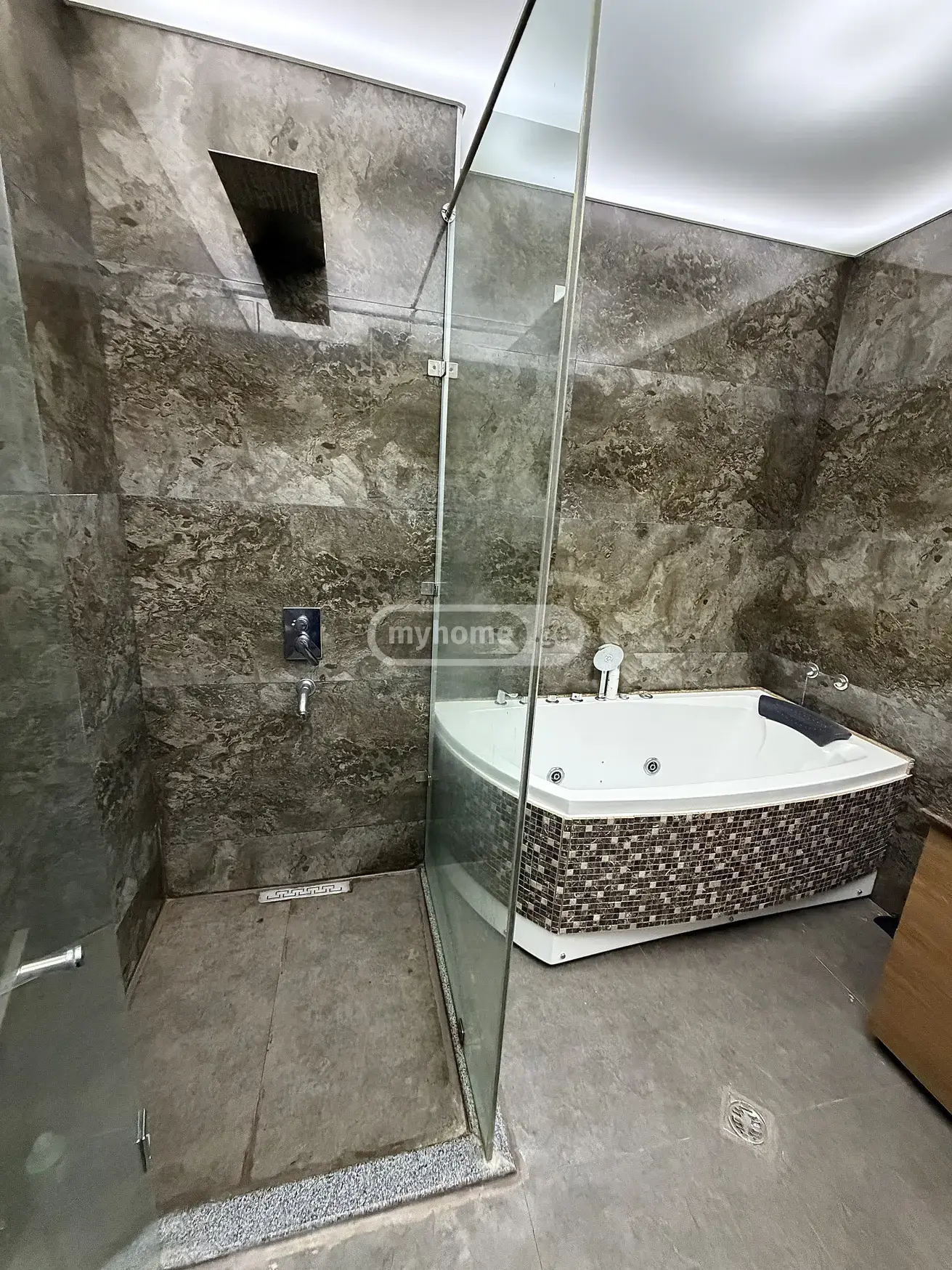 2 Room Apartment For Rent In Old Batumi District, In Batumi view 8