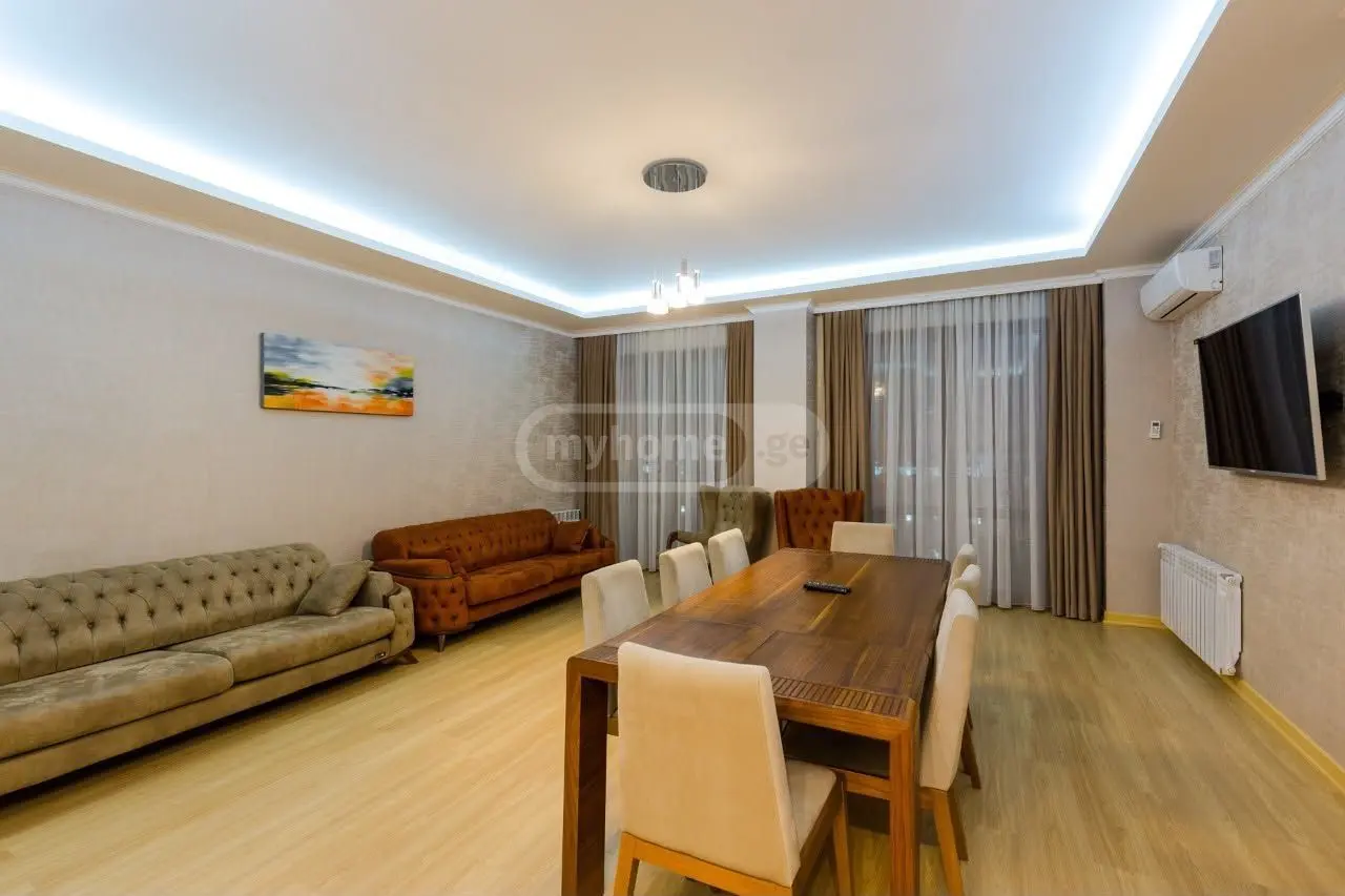 4 Room Apartment For Rent In Old Batumi District, In Batumi view 4