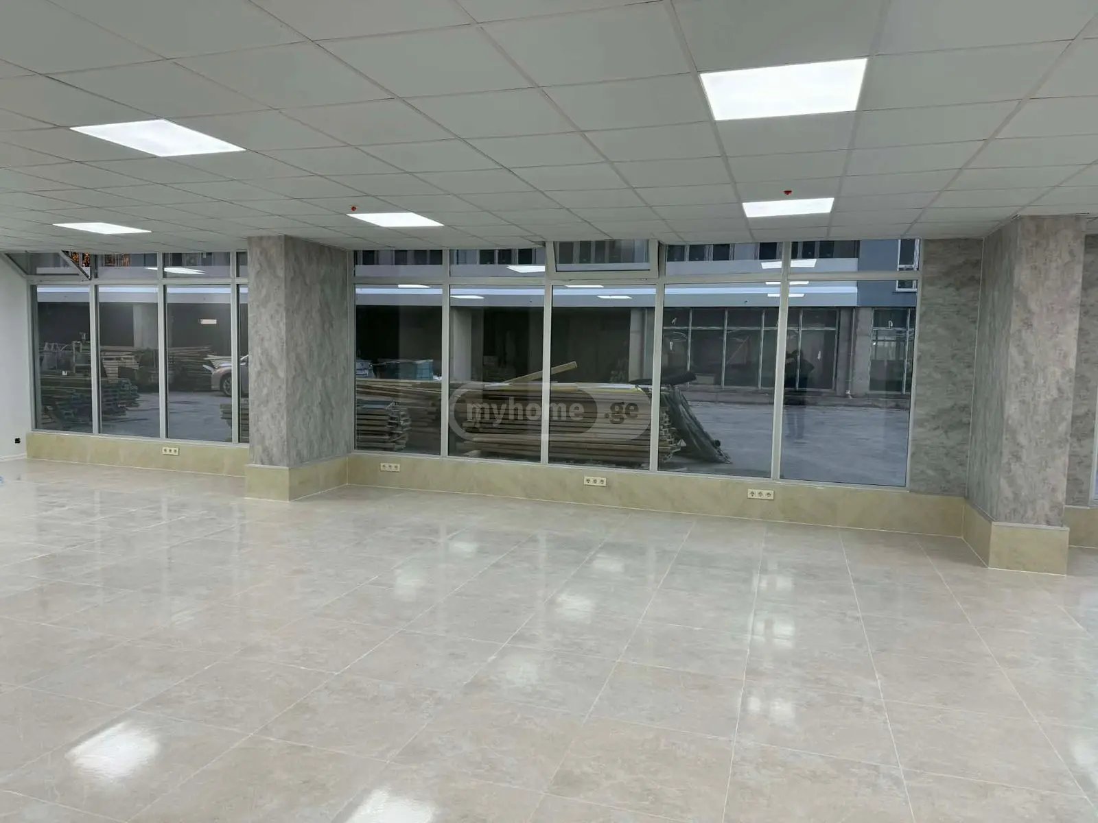 Universal Commercial Area For Rent In Old Batumi District, In Batumi view 7