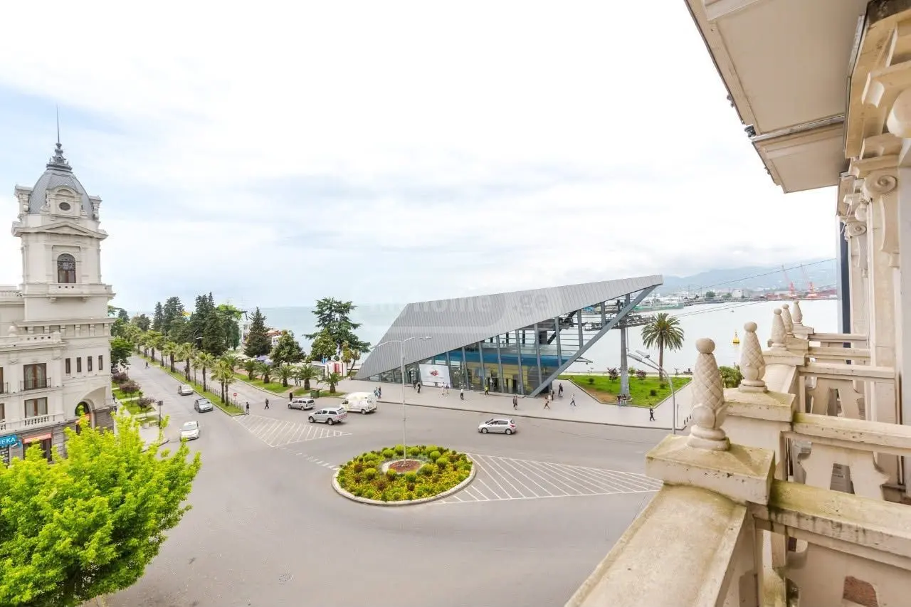 4 Room Apartment For Rent In Old Batumi District, In Batumi view 9