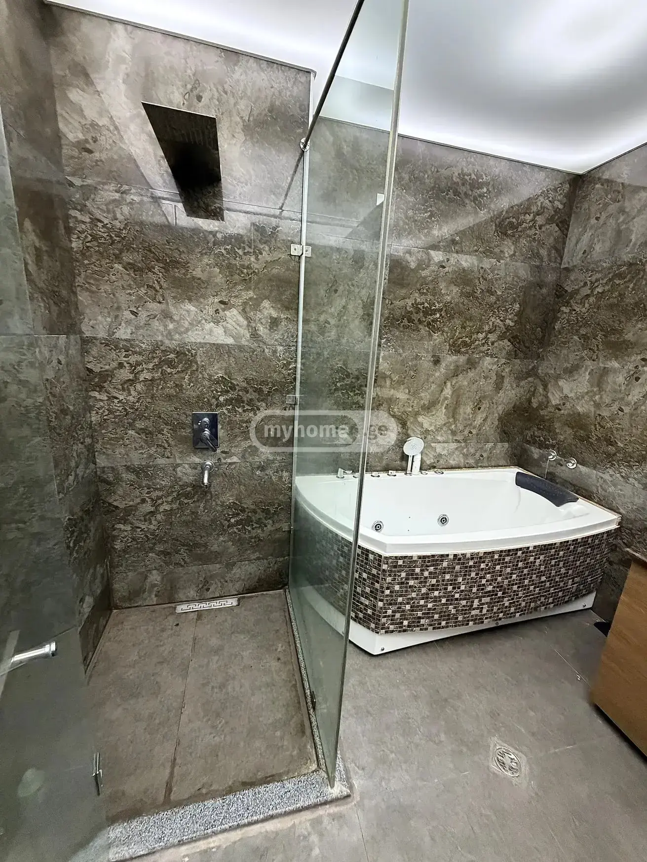 2 Room Apartment For Rent In Old Batumi District, In Batumi view 8