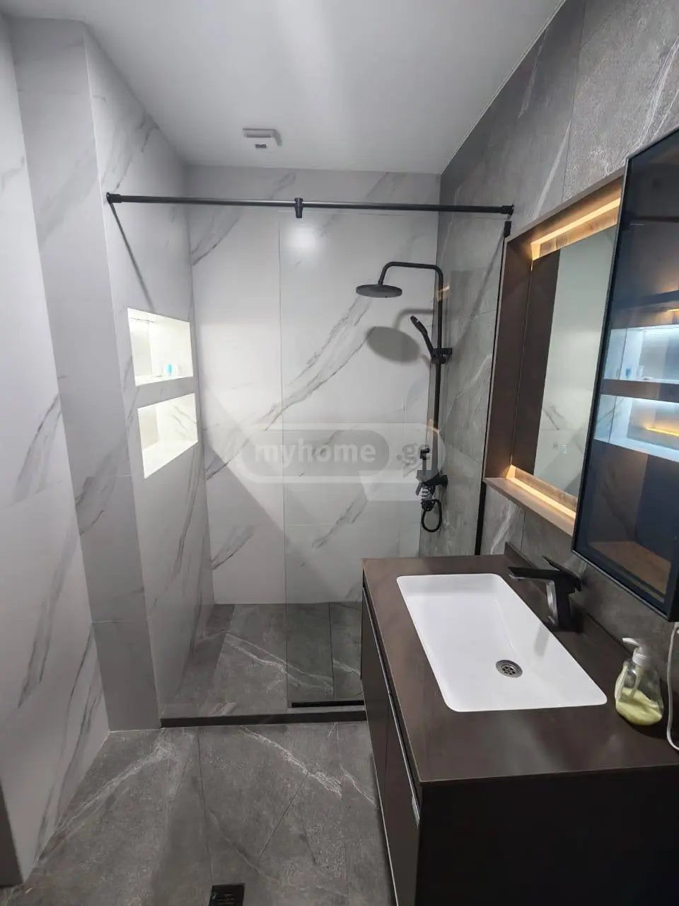 2 Room Apartment For Rent In Old Batumi District, In Batumi view 2