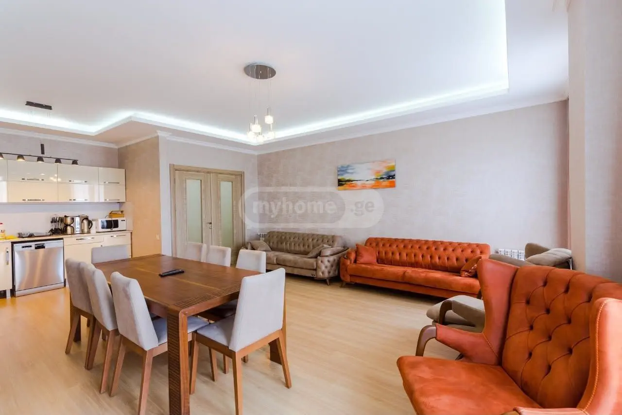 4 Room Apartment For Rent In Old Batumi District, In Batumi view 2