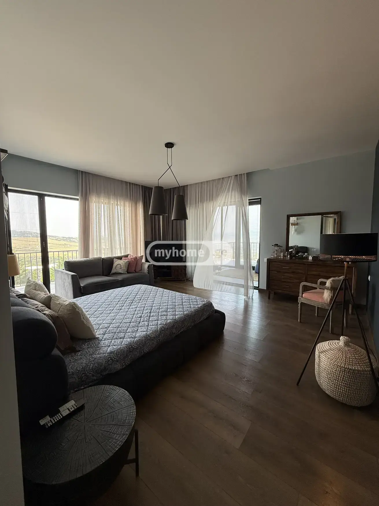 8 Room Country House For Rent In Sololaki view 2