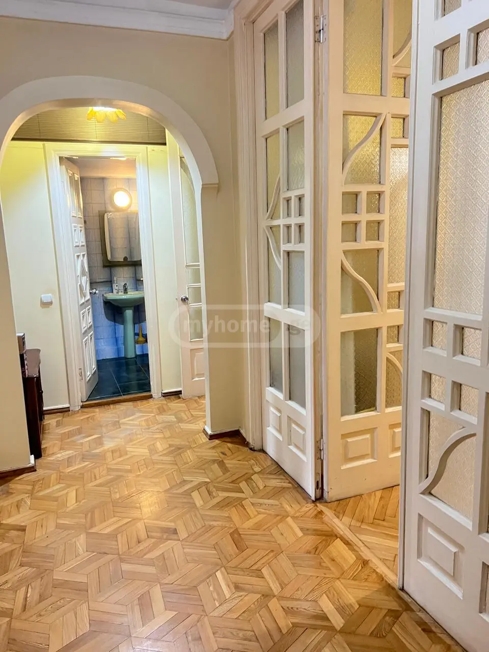 4 Room Apartment For Rent In Old Batumi District, In Batumi view 11