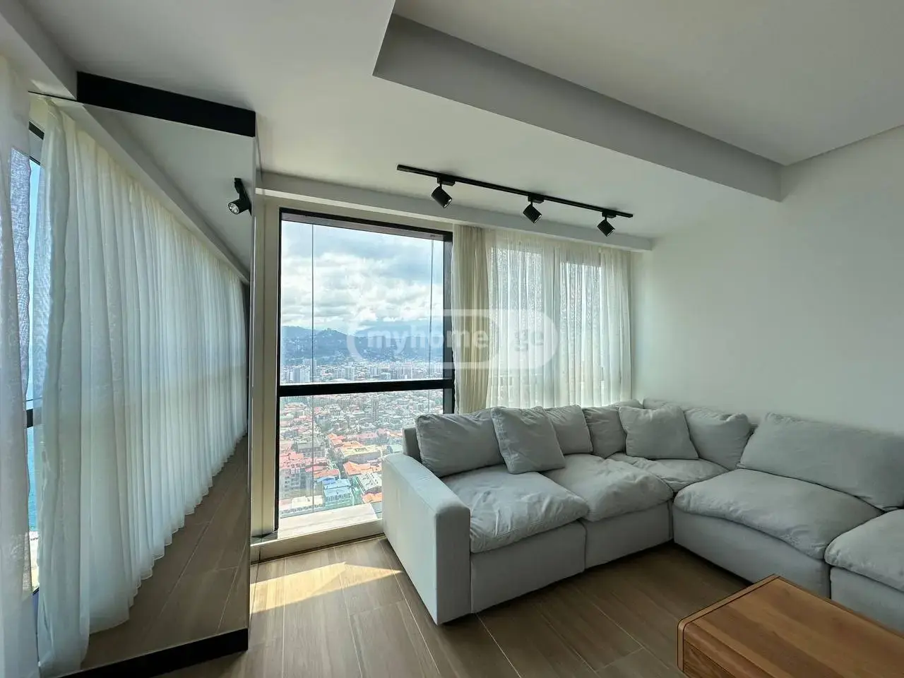3 Room Apartment For Rent In Old Batumi District, In Batumi view 3