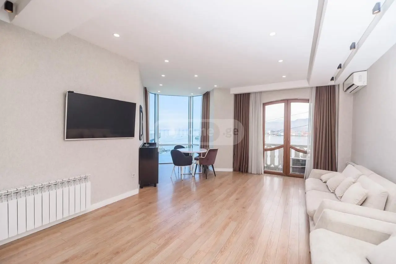 3 Room Apartment For Rent In Old Batumi District, In Batumi view 2